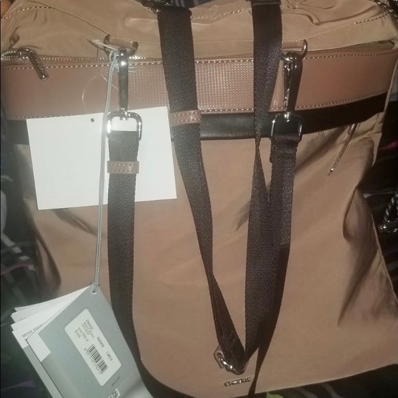 Old rose - Picture 5 of 12